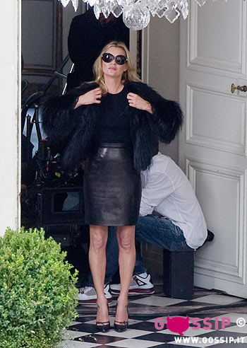 Kate Moss fa la diva per 'Dior': le foto Kate Moss fa la diva per 'Dior': le foto