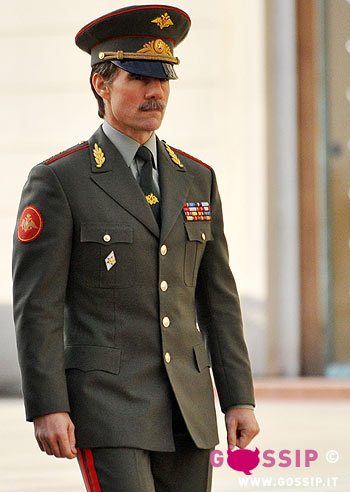 Tom Cruise irriconoscibile a Praga: le foto