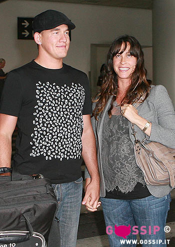 Alanis Morissette, pancione spaziale: foto