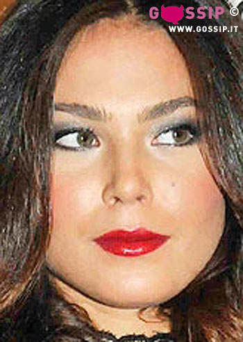 Aura: 'I calciatori? Brutti, bassi e con le cosce grosse'