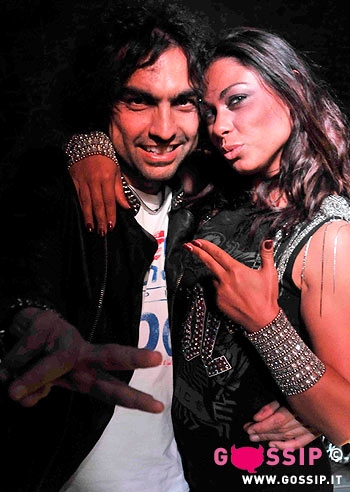 La Balotelli girl in festa col fratello di Liga: foto