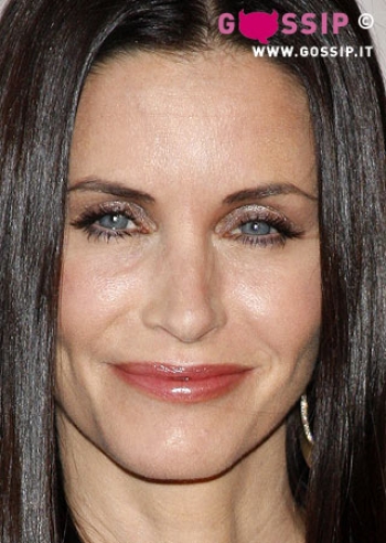 Courteney Cox segue i consigli di Jennifer Aniston Courteney Cox segue i consigli di Jennifer Aniston