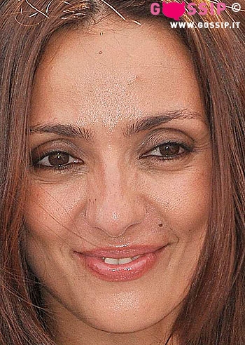 Estate in bianco per Ambra Angiolini