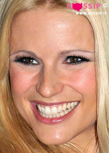 Michelle contro i ricatti sessuali Michelle contro i ricatti sessuali