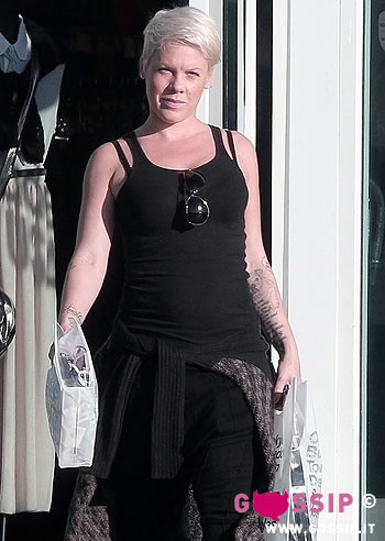 Pink incinta, le prime foto della pancia