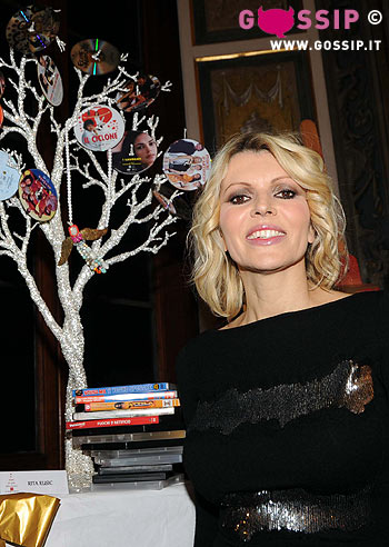 Rita Rusic accende il Natale: le foto