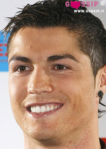 Ronaldo: la mamma del figlio pentita...