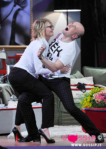 Signorini e De Filippi ballano a 'Kalispera': foto