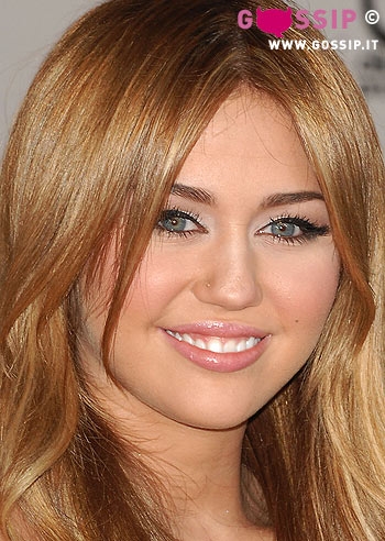 Miley Cyrus, in love con Joshua Bowman