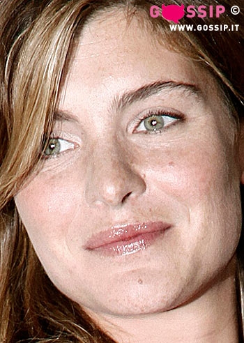 Vittoria Puccini tra le braccia di Claudio Santamaria?