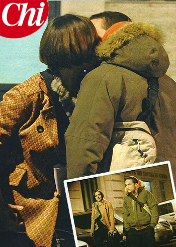 Ambra bacia un altro