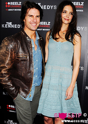 Tom e Katie mano nella mano: foto