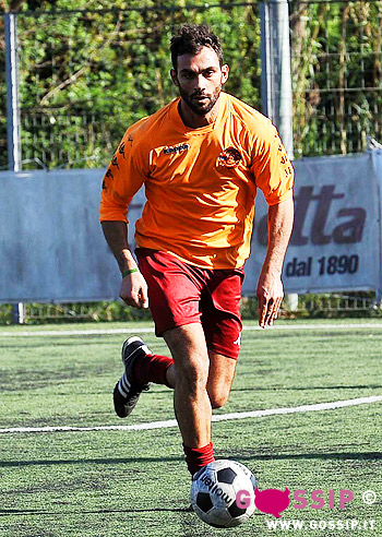 Francesco Arca sudato e sexy in campo: foto