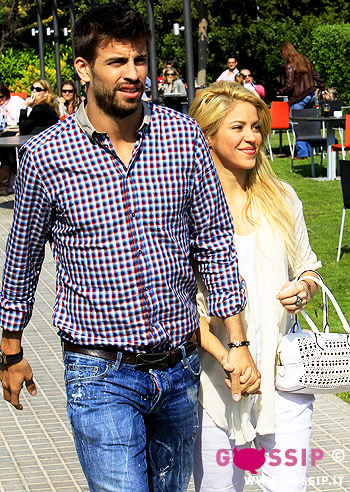 Shakira e Piqué, ancora baci d'amore: le foto