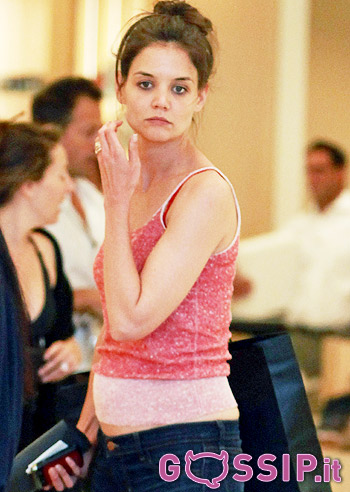 Pancino sospetto per Katie Holmes