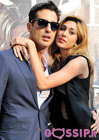 Belen e Corona, passione alle stelle