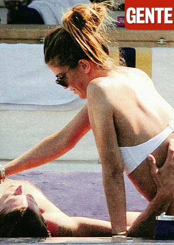 Lapo e Bianca: dolci effusioni a Ponza Lapo e Bianca: dolci effusioni a Ponza