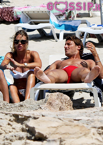 Francesco Totti e Ilary Blasi, relax in quad Francesco Totti e Ilary Blasi, relax in quad