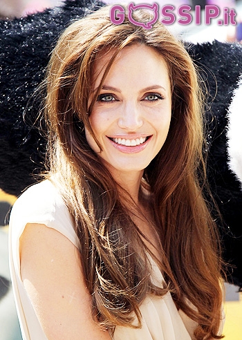 L'Angelina furiosa: tutta colpa di una moretta!