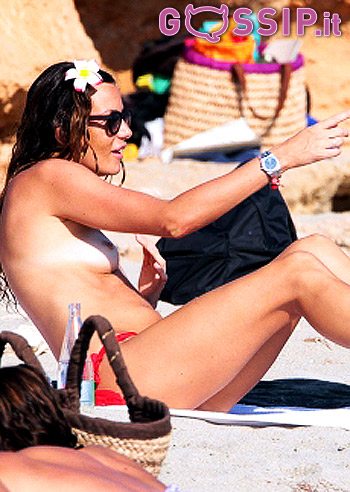 La Fabiani in topless a Formentera