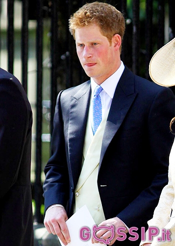 C'è il principe Harry: alzatevi e andate via!