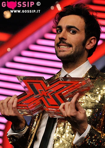 Marco Mengoni: "Io gay? Ho costruito la carriera sull'ambiguità"