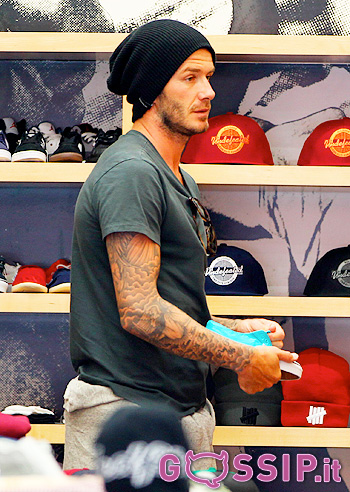 Beckham ama le scarpe coloratissime: foto