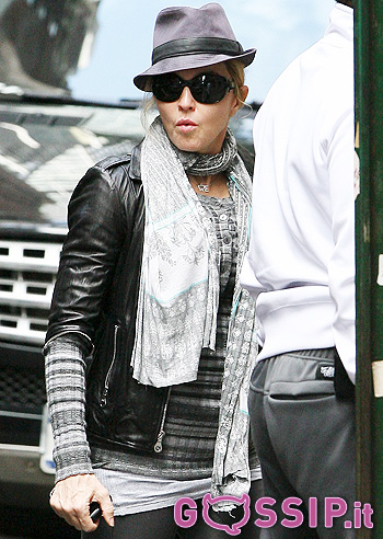 Madonna a tutta Kabbalah con figli e fidanzato