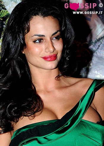 Cristina Del Basso: "Le mie tette sono diventate ingombranti"