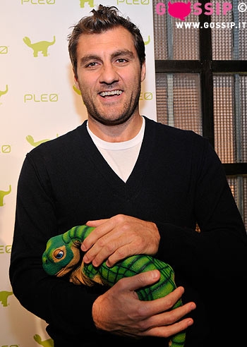 Bobo Vieri e il cachet da 800 mila euro: è mistero