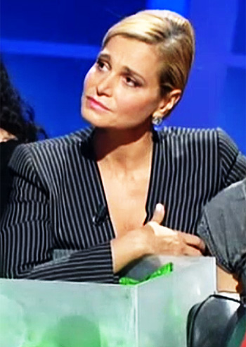 Simona Ventura in lacrime dalla De Filippi Simona Ventura in lacrime dalla De Filippi