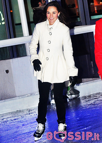 Pippa Middleton pattina sul ghiaccio: foto