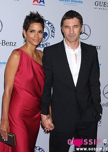 Oliver Martinez, un anello di fidanzamento per Halle Berry