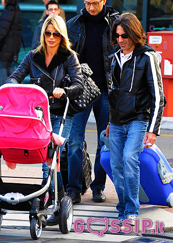 Maddalena Corvaglia in famiglia da mamma e papà