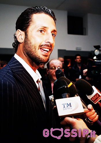 Fabrizio Corona, per Belen solo un'infezione intestinale Fabrizio Corona, per Belen solo un'infezione intestinale