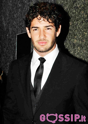 Pato rimane vicino a Barbie