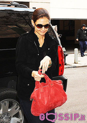 Avvistamenti Vip: Katie Holmes a NY Avvistamenti Vip: Katie Holmes a NY