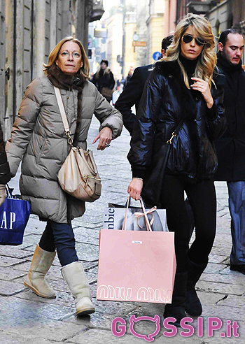 Elena Santerelli, shopping con la mamma