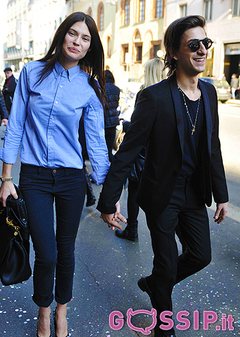 Bianca Balti, baci caldi con Francesco Mele