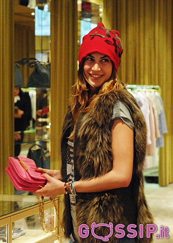 Nuova tracolla per Melissa: foto Nuova tracolla per Melissa: foto