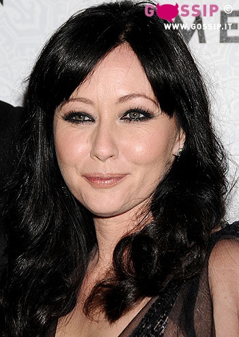 Shannen Doherty solidale con l'ex "nemica" Jennie Garth Shannen Doherty solidale con l'ex "nemica" Jennie Garth
