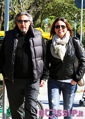 Paola Perego, relax a Forte dei Marmi con Lucio