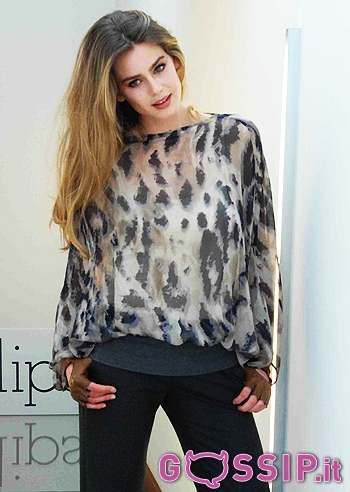 Vanessa Hessler, sensuale e chic per Clips