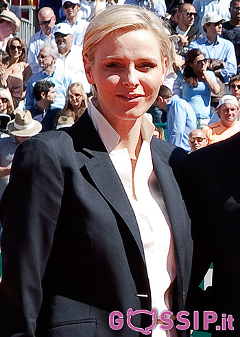 Charlene ci dà un taglio... Charlene ci dà un taglio...