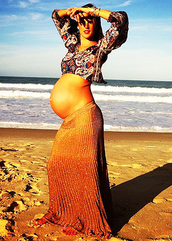 Alessandra Ambrosio, bellissima a 1 mese dal parto