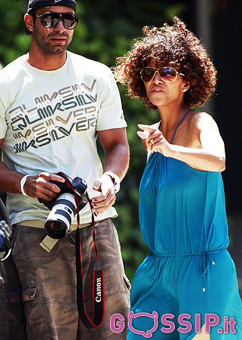 Halle Berry, dura contro i paparazzi