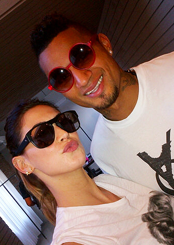 Melissa Satta, prove di occhiali con Boateng Melissa Satta, prove di occhiali con Boateng