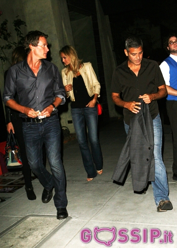 George Clooney con Stacy, cena tra amici