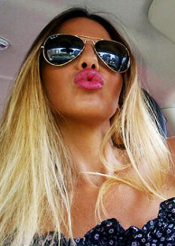 Barbara Guerra sexy in biondo: foto