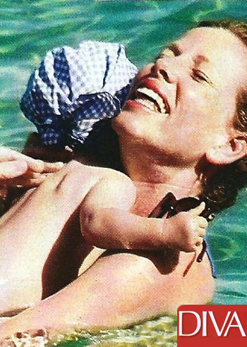 Alessia Marcuzzi a Ibiza con Mia